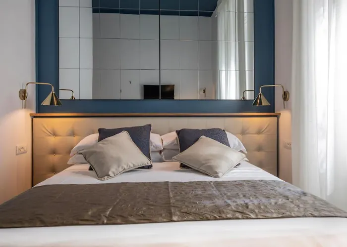 בית הארחה Trevi Monti House 4*