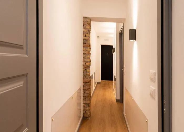 בית הארחה Trevi Monti House 4*